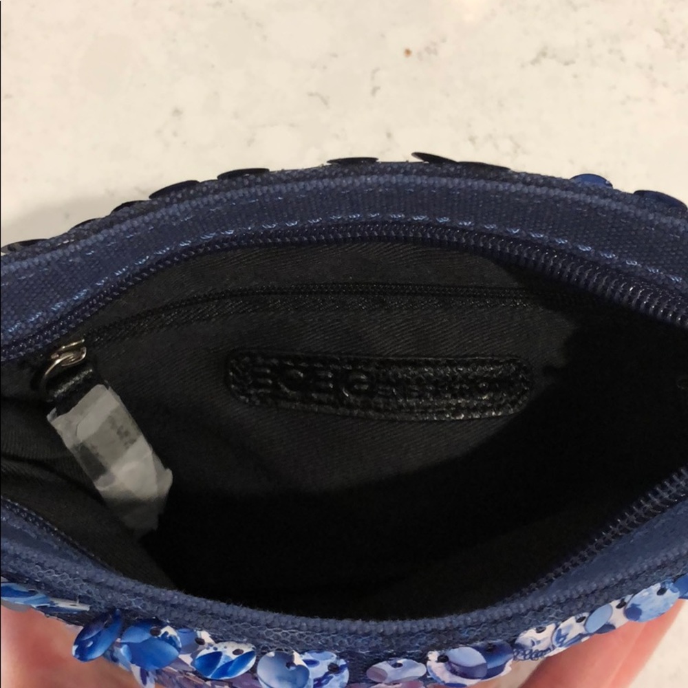Bcbgeneration clutch - Picture 3 of 3